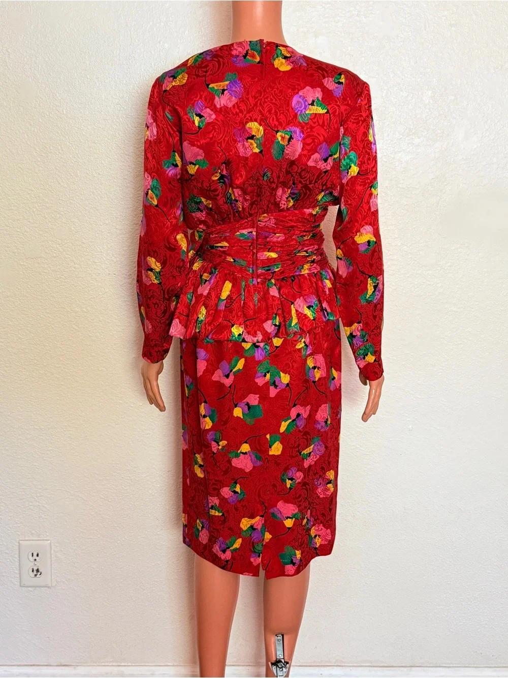Vtg 100% Silk Red Floral Skirt Suit Set Sz 4